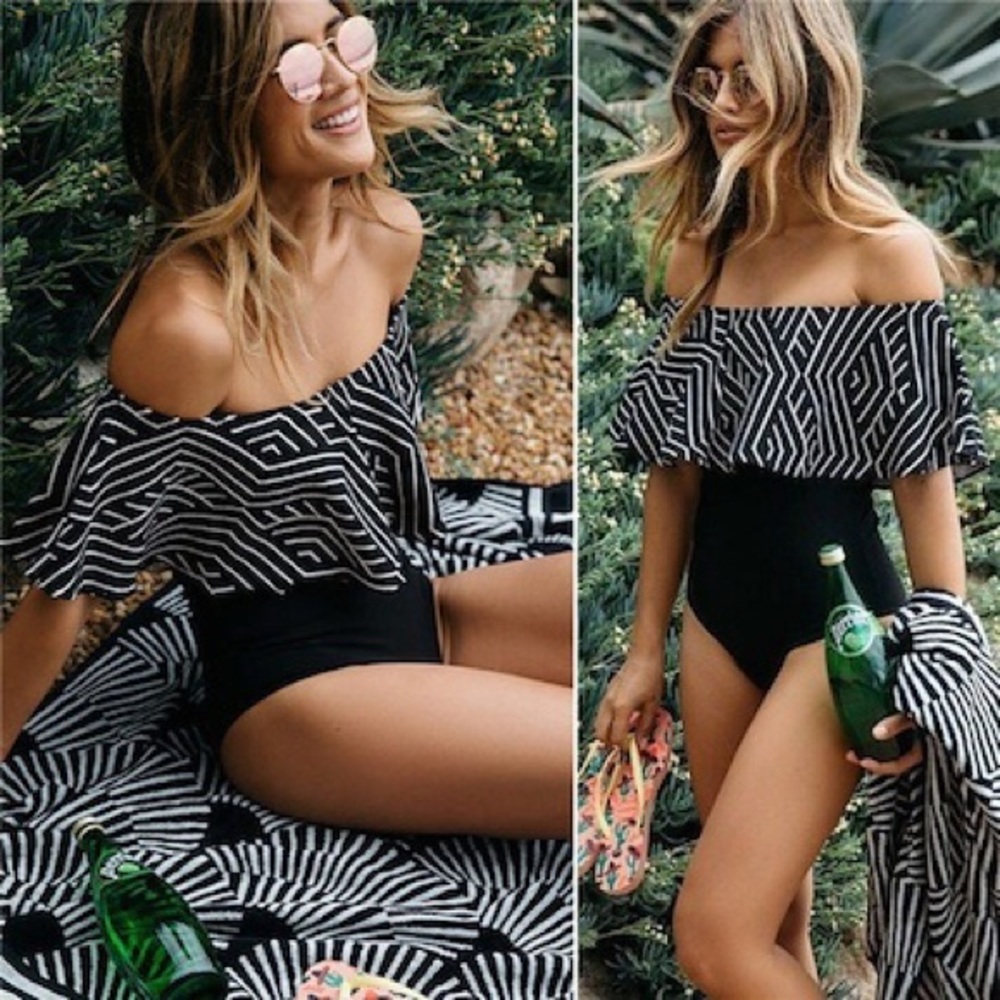 Off-Shoulder Black & White One-Piece Swimsuit